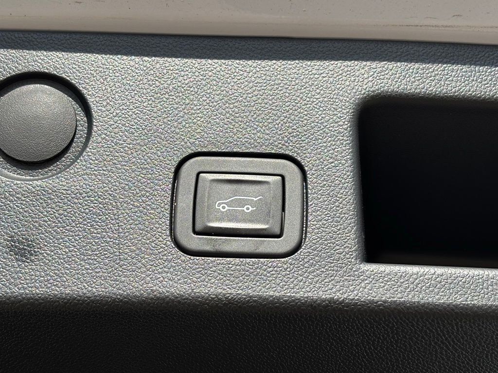 Used 2026 Chevrolet Equinox RS FWD image 7