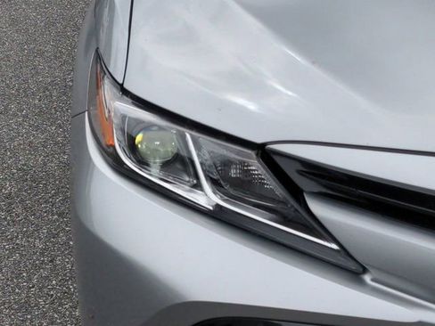 Used 2020 Toyota Camry LE FWD image 10