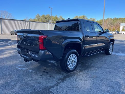 Used 2025 Toyota Tacoma SR5 image 5
