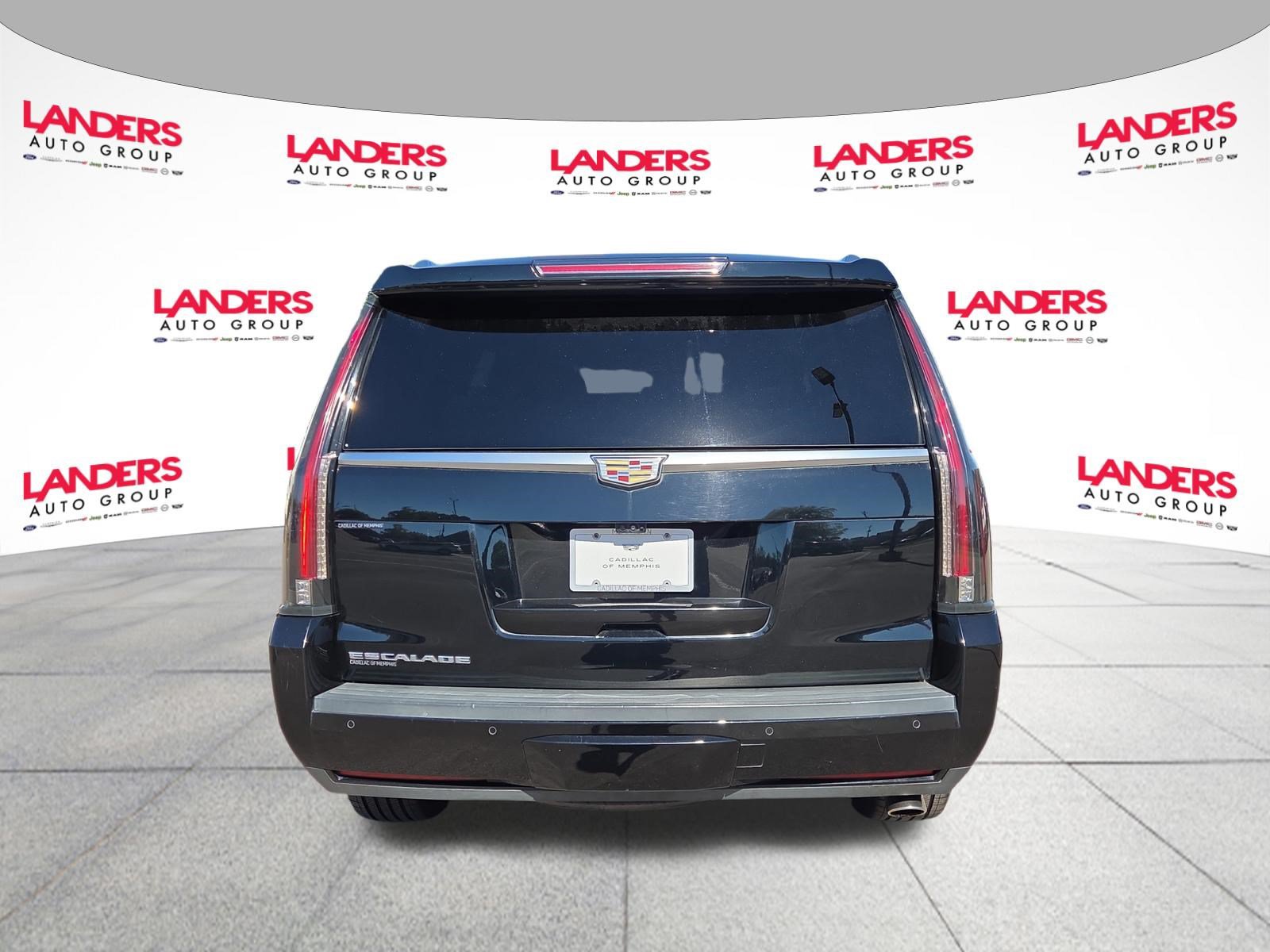 Used 2018 Cadillac Escalade Premium Luxury AWD/4WD image 4