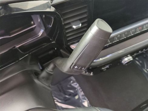 Certified 2024 GMC Sierra 1500 SLT image 16