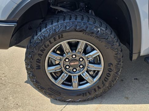 Used 2024 GMC Sierra 1500 AT4X AWD/4WD image 35