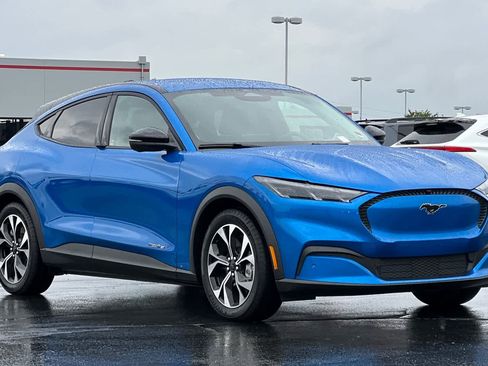 Used 2025 Ford Mustang Mach-E Select image 5