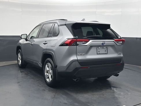 Used 2019 Toyota RAV4 XLE w/ Convenience Package AWD/4WD image 6