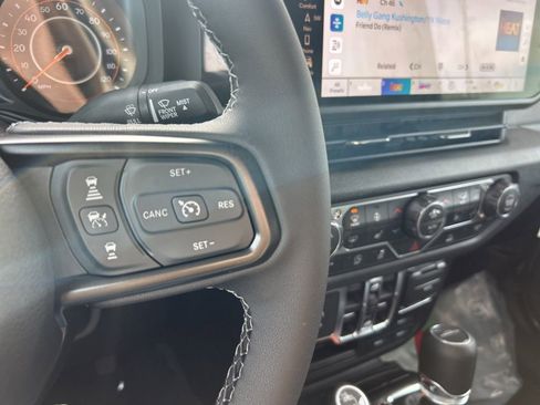 New 2026 Jeep Gladiator Sport image 19