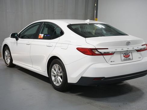 Used 2025 Toyota Camry LE image 6