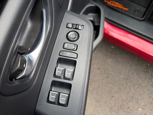 Used 2025 Honda Pilot TrailSport image 14