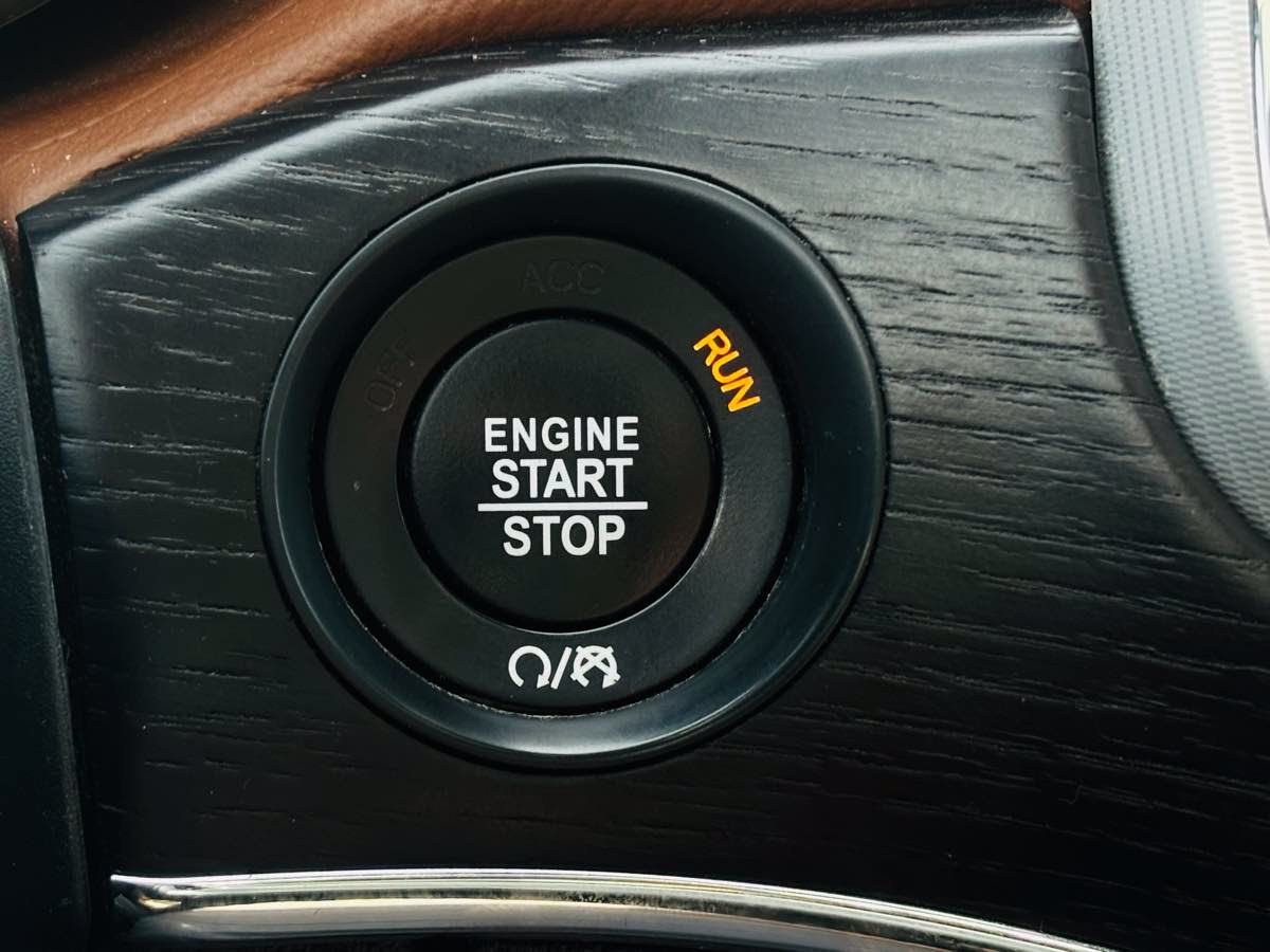Used 2018 Jeep Grand Cherokee Summit w/ Skid Plate Group AWD/4WD image 61