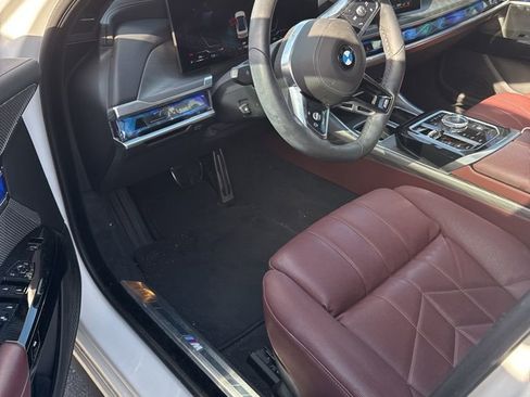 Used 2025 BMW 740i w/ Premium Package image 3