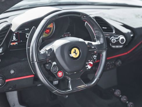 Used 2020 Ferrari 488 Pista Coupe RWD image 33