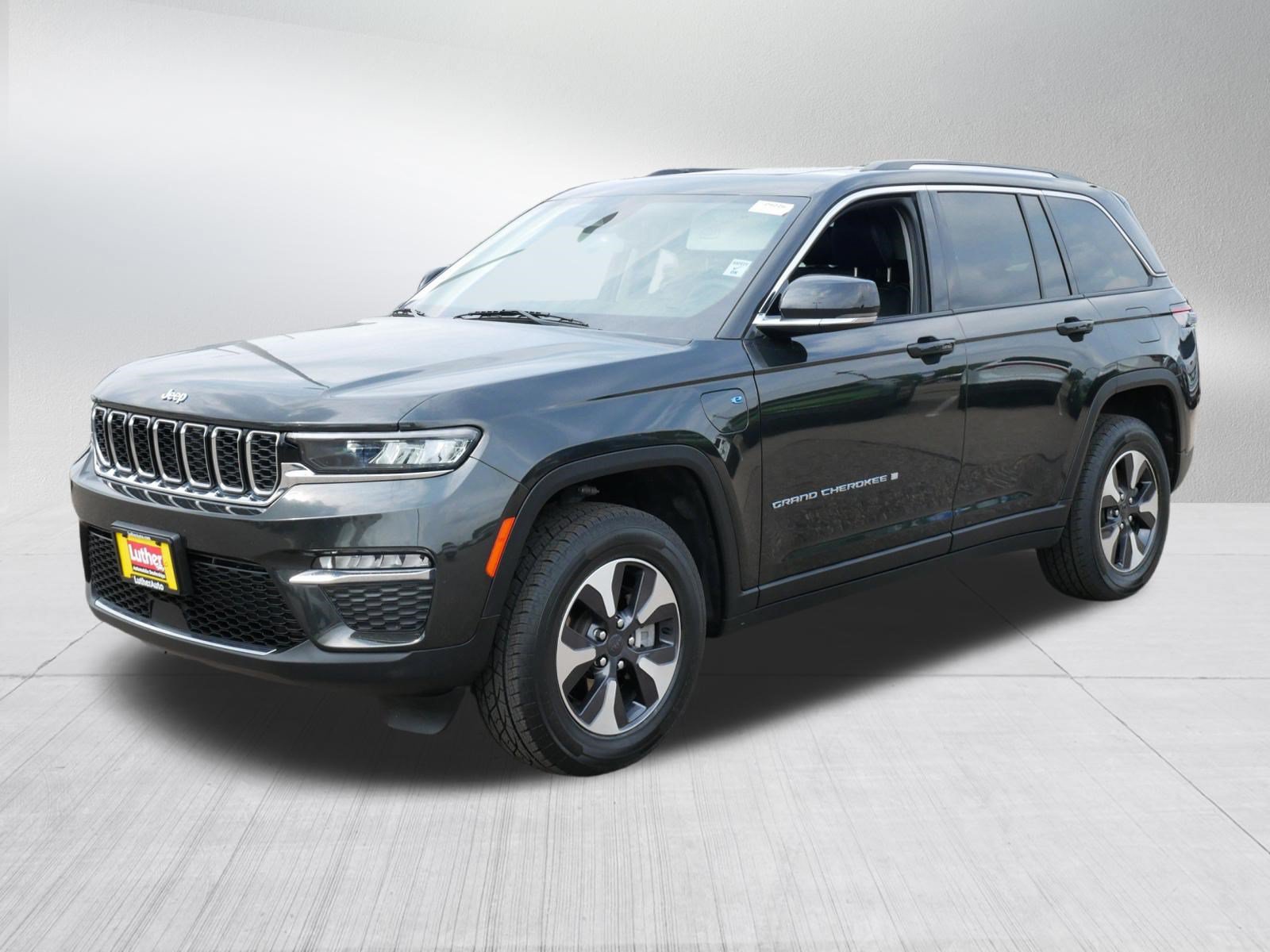 Used 2023 Jeep Grand Cherokee 4WD 4xe image 3