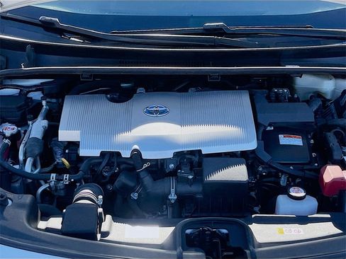 Used 2022 Toyota Prius Prime XLE image 28