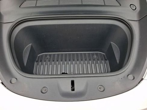 Used 2023 Tesla Model Y Long Range image 42