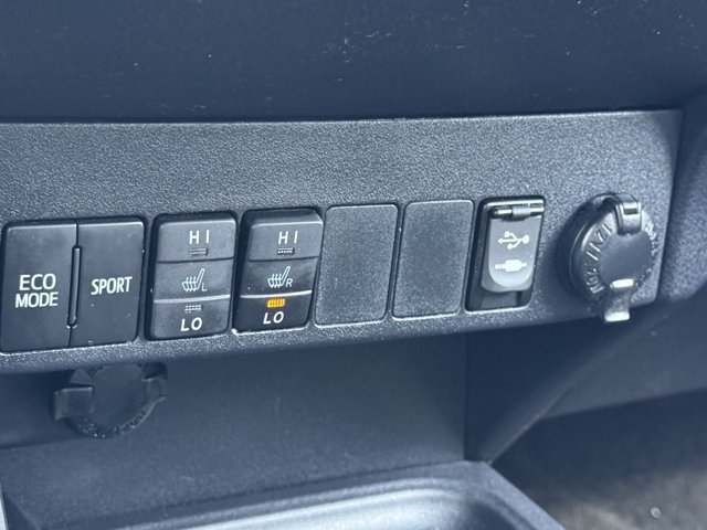 Used 2016 Toyota RAV4 Limited AWD/4WD image 14