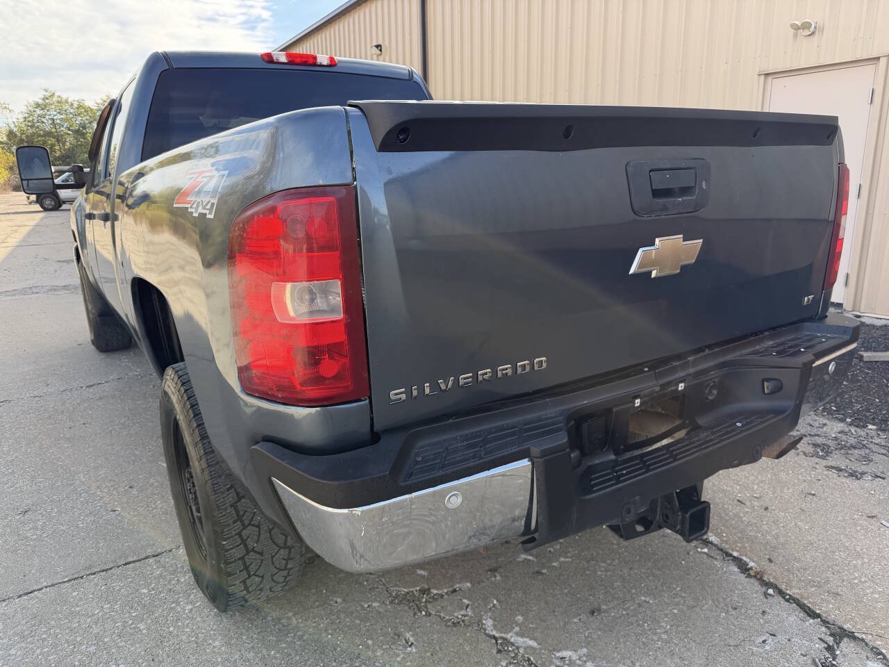 Used 2011 Chevrolet Silverado 2500 LT w/ Interior Plus Package AWD/4WD image 6