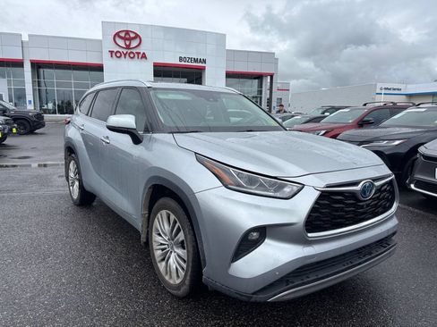 Used 2022 Toyota Highlander Platinum AWD/4WD image 1
