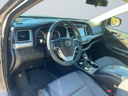 Used 2016 Toyota Highlander Plus image 11
