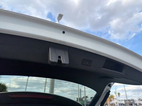 Certified 2023 Volkswagen Atlas Cross Sport SE w/ Black Wheel Package image 19