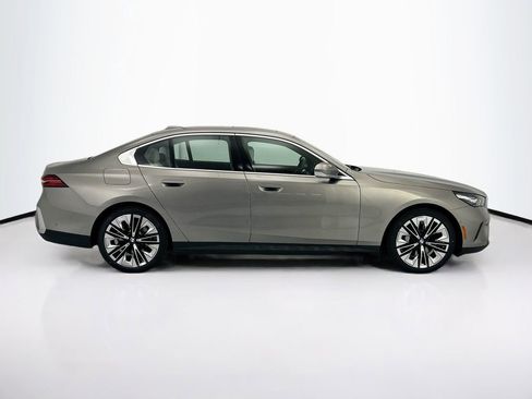 New 2026 BMW 530i RWD image 4