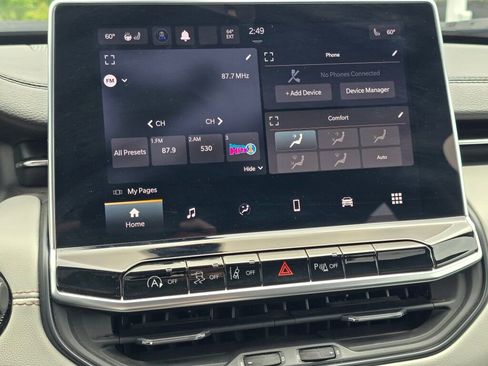 Used 2024 Jeep Compass Limited image 35