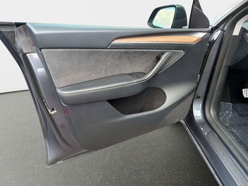 Used 2023 Tesla Model Y Performance AWD/4WD image 17