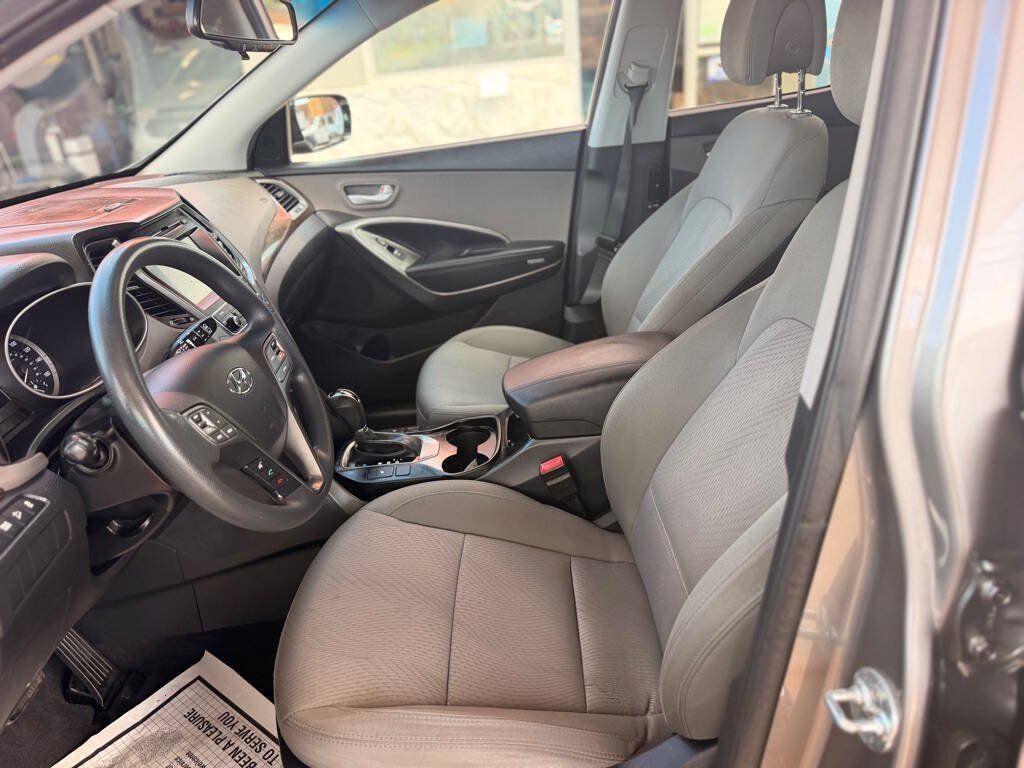 Used 2018 Hyundai Santa Fe Sport w/ 2.4L Value Package 02 FWD image 16