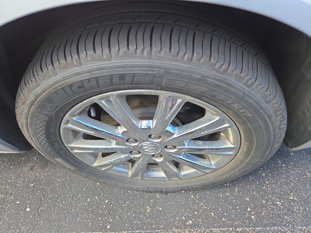 Used 2009 Buick Lucerne CXL FWD image 5