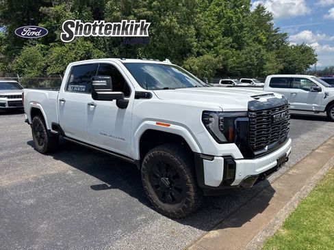 Used 2024 GMC Sierra 3500 Denali Ultimate AWD/4WD image 1