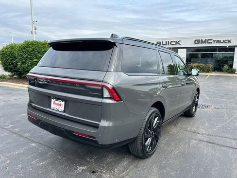 Used 2025 Lincoln Navigator Black Label AWD/4WD image 10