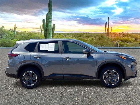 Certified 2025 Nissan Rogue SV image 6