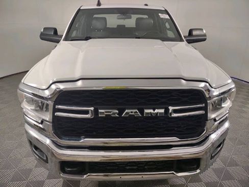 Used 2022 RAM 2500 Tradesman w/ Chrome Appearance Group AWD/4WD image 4