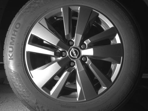 Used 2025 Nissan Pathfinder SV AWD/4WD image 15