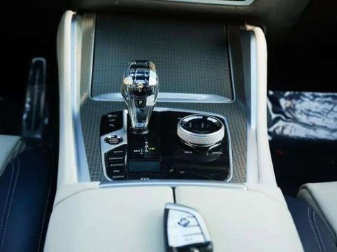 Used 2022 BMW X6 xDrive40i w/ Executive Package image 59