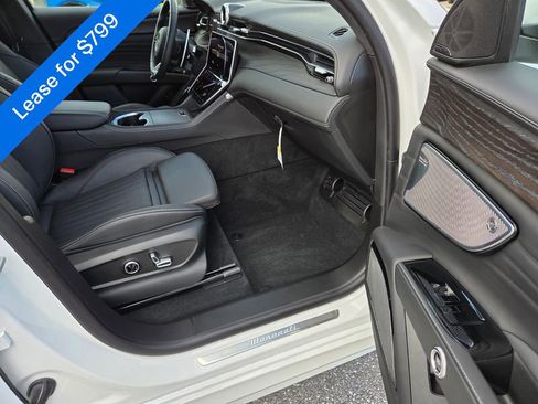 New 2025 Maserati Grecale GT image 19