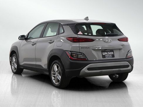 Used 2022 Hyundai Kona SE image 3