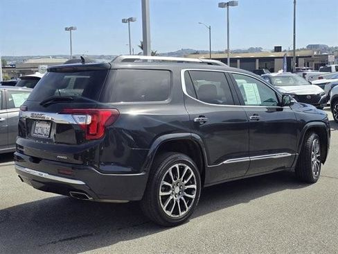 Used 2020 GMC Acadia Denali image 2