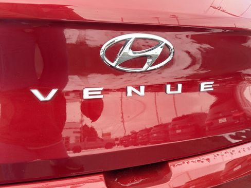 Used 2024 Hyundai Venue SEL image 64