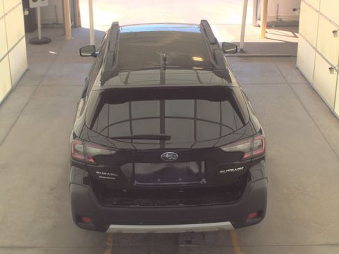 Used 2023 Subaru Outback Limited image 6
