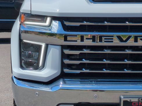Used 2023 Chevrolet Silverado 2500 LTZ AWD/4WD image 44