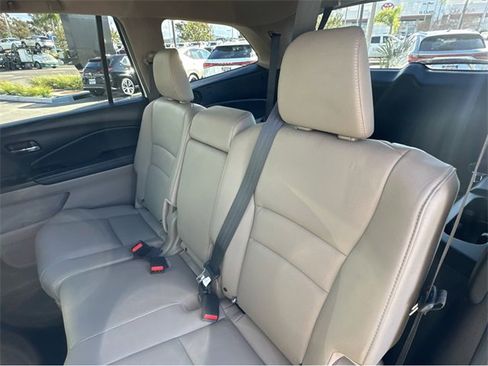 Used 2017 Honda Pilot EX-L image 18