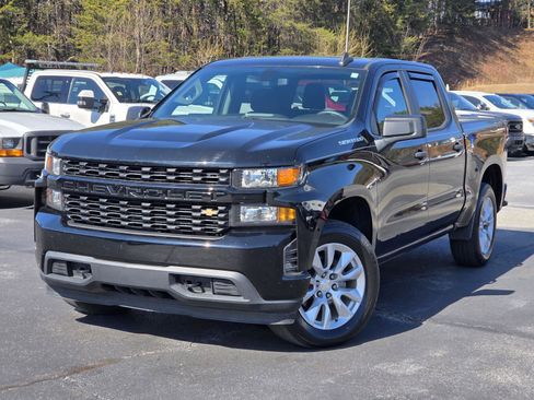 Used 2021 Chevrolet Silverado 1500 Custom image 1