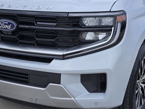 Certified 2025 Ford Expedition Max Platinum image 10