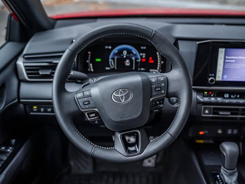 Certified 2025 Toyota Camry SE w/ Convenience Package image 26