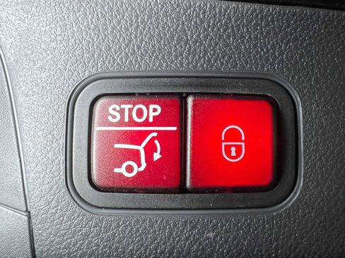 Used 2025 Mercedes-Benz GLA 250 4MATIC image 17