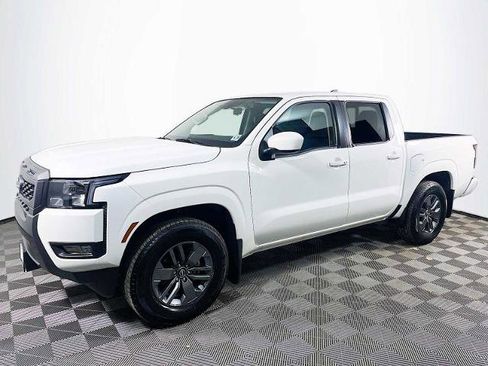 Certified 2025 Nissan Frontier SV w/ SV Convenience Package image 1