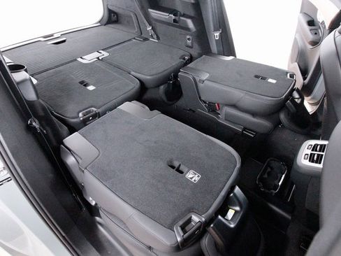 Certified 2025 Volvo XC90 B6 Plus w/ Protection Package Premier image 32