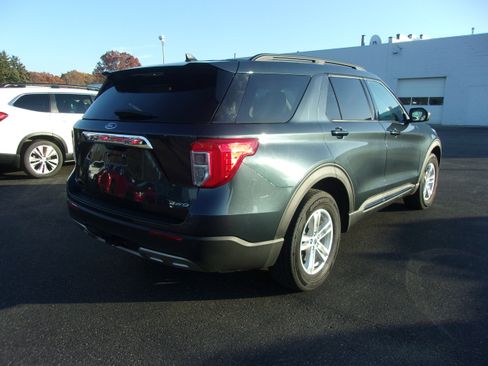 Certified 2023 Ford Explorer XLT w/ Equipment Group 202A image 5