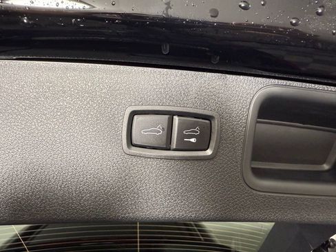 New 2025 Porsche Macan image 18