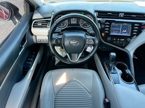 Used 2018 Toyota Camry SE image 21