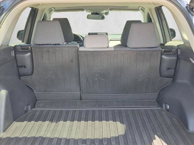 Used 2020 Toyota RAV4 XLE w/ Convenience Package AWD/4WD image 6